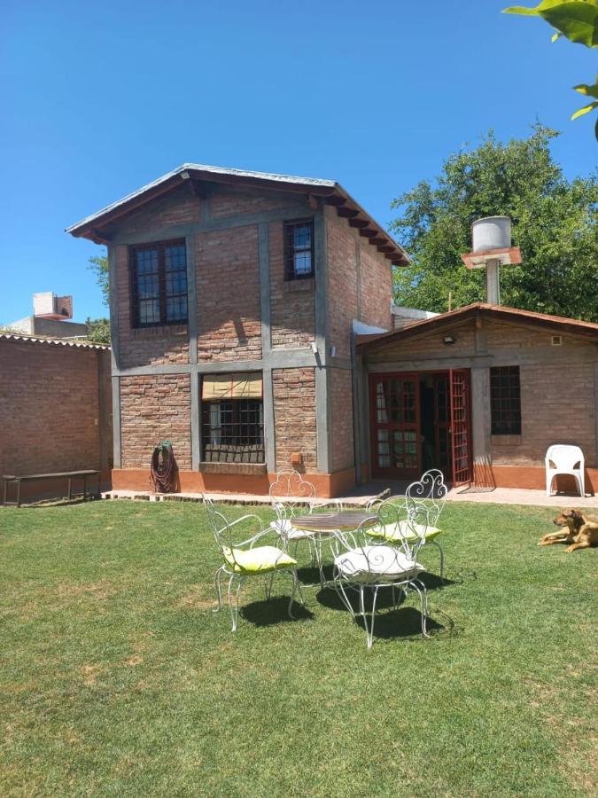 Casa confortable - Parque central - Estacionamiento, patio, 3 baños, 4 habitaciones - La Cieneguita Exterior foto