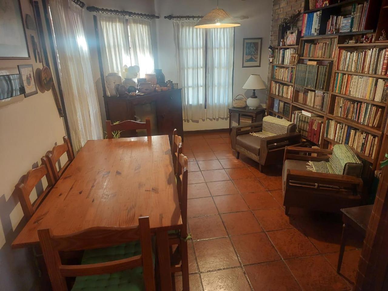 Casa confortable - Parque central - Estacionamiento, patio, 3 baños, 4 habitaciones - La Cieneguita Exterior foto