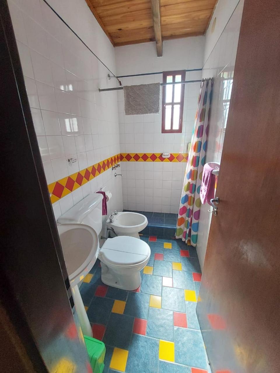 Casa confortable - Parque central - Estacionamiento, patio, 3 baños, 4 habitaciones - La Cieneguita Exterior foto